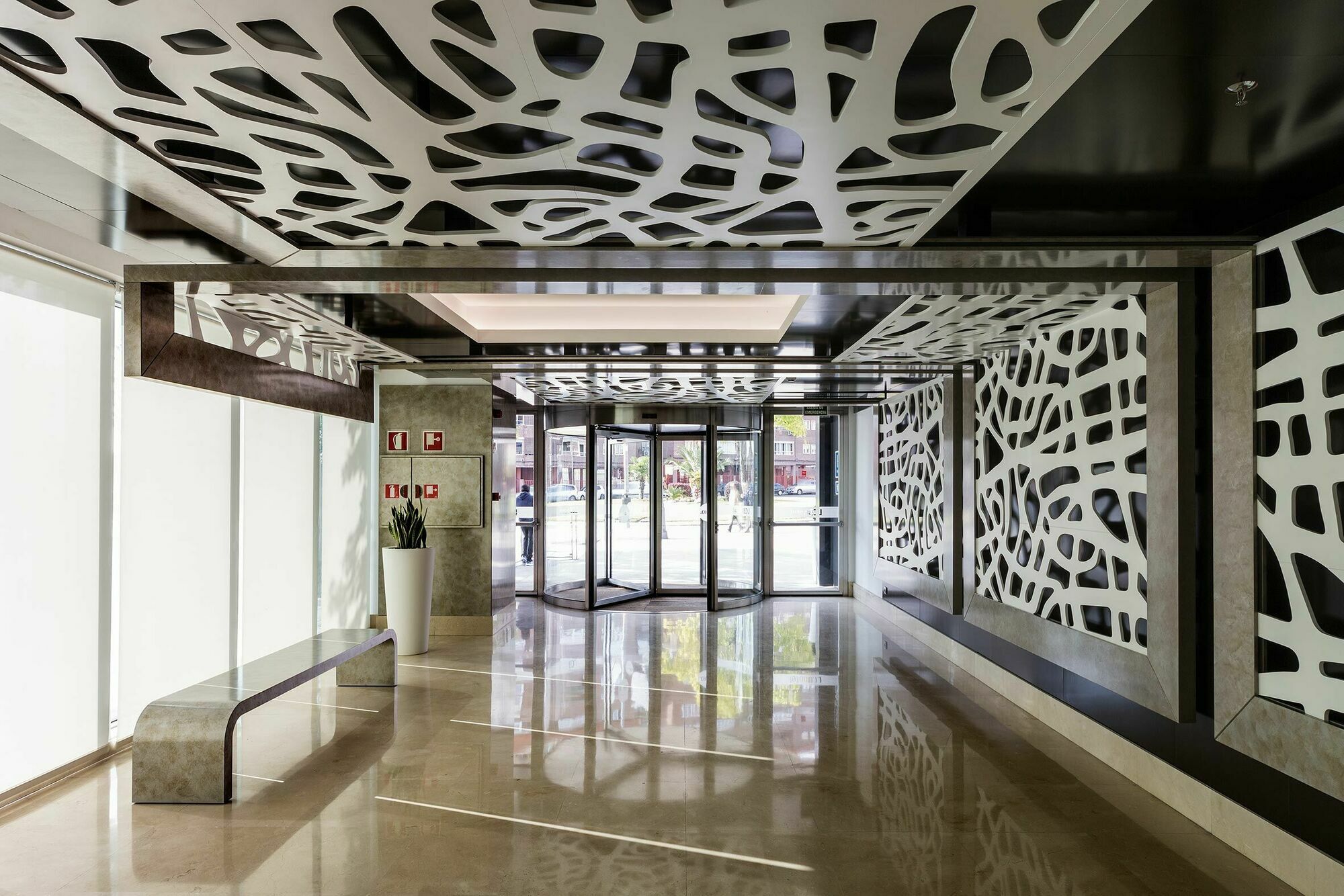 แอลซีบี โฮเต็ล ฟูเอนลาบราดา ใหม่ Hotel ภายนอก รูปภาพ